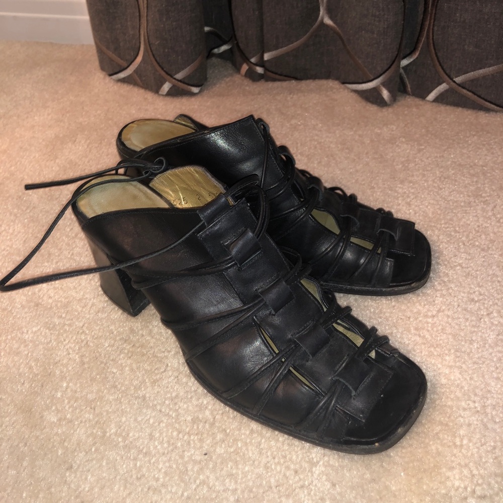 Amiana Women’s leather sandal Size 7